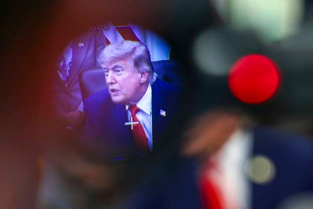 US President Donald Trump signs proclamation on commercial fishing US President Donald Trump responds to a question from the news media after signing a proclamation about restoring commercial fishing access to areas of the Pacific in the Oval Office of the White House in Washington, DC, USA, 11 June 2026. WASHINGTON DC United States  Copyright: xPool ABACAx