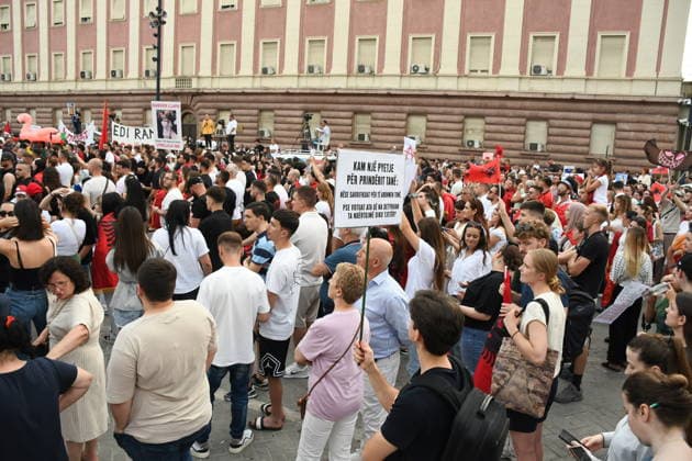 Protests against the Vlora tourism project continue in Albania TIRANA, ALBANIA - JUNE 11: People stage a protest against a planned tourism project in the Zvernec area of Avlonya (Vlora) as they gather at Skanderbeg Square in Tirana, Albania on June 11, 2026. Olsi Shehu Anadolu Tirana Albania. Editorial use only. Please get in touch for any other usage.  Copyright: x2026xAnadoluxOlsixShehux