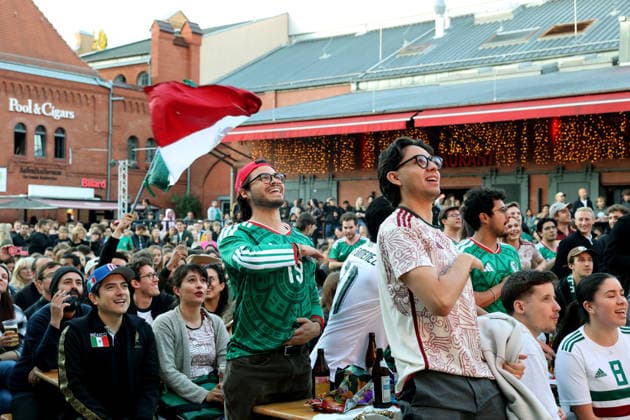 11.06.2026, Berlin - Deutschland. Fußball-WM der Männer, Eröffnungsspiel Mexiko gegen Südafrika, Kulturbrauerei im Prenzlauer Berg *** 11 06 2026, Berlin Germany Mens World Cup, opening match Mexico vs. South Africa, Kulturbrauerei in Prenzlauer Berg