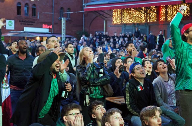 11.06.2026, Berlin - Deutschland. Fußball-WM der Männer, Eröffnungsspiel Mexiko gegen Südafrika, Kulturbrauerei im Prenzlauer Berg *** 11 06 2026, Berlin Germany Mens World Cup, opening match Mexico vs. South Africa, Kulturbrauerei in Prenzlauer Berg