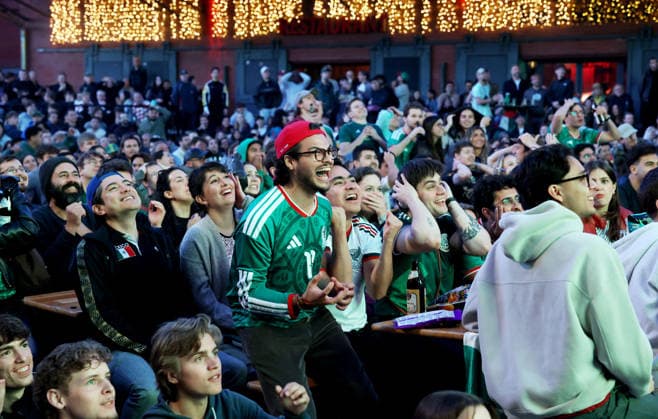 11.06.2026, Berlin - Deutschland. Fußball-WM der Männer, Eröffnungsspiel Mexiko gegen Südafrika, Kulturbrauerei im Prenzlauer Berg *** 11 06 2026, Berlin Germany Mens World Cup, opening match Mexico vs. South Africa, Kulturbrauerei in Prenzlauer Berg