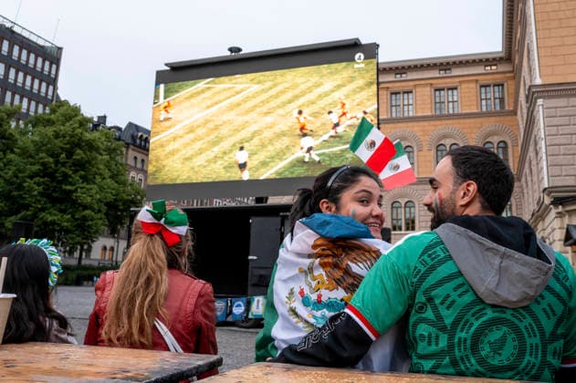 June 11, 2026, Stockholm, Stockholm, Sweden: Football fans gather in central Stockholm, Sweden, on June 11, 2026, to watch the opening match of the 2026 FIFA World Cup between Mexico and South Africa. The public viewing event attracted members of the Mexican community and football supporters who came together to celebrate the start of the tournament. Stockholm Sweden  - ZUMAa136 20260611_zap_a136_007 Copyright: xJoelxLindhex