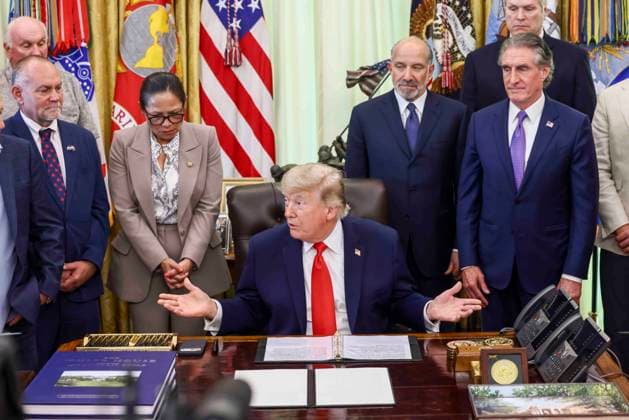 June 11, 2026, Washington, District Of Columbia, USA: US President Donald Trump speaks to reporters about restoring commercial fishing access to areas of the Pacific during a signing ceremony in the Oval Office of the White House in Washington, DC, USA, 11 June 2026 Washington USA  - ZUMAs152 20260611_faa_s152_036 Copyright: xShawnxThewx-xPoolxviaxCNPx
