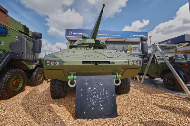 Rheinmetall Flugabwehrkanonenpanzer Skyranger - ILA 2026 Internationale Luft- und Raumfahrtausstellung 2026 auf dem Flughafen Berlin Brandenburg (BER) Willy Brandt am 11.06.2026. ILA 2026 *** Rheinmetall Skyranger anti-aircraft gun tank ILA 2026 International Aerospace Exhibition 2026 at Berlin Brandenburg Airport BER Willy Brandt on 11 06 2026 ILA 2026