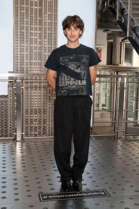 June 11, 2026, New York, New York, USA: JOHNNY ORLANDO visits the Empire State Building in New York to celebrate the release of his new album, Songs for Young Lovers. 11 June 2026 New York USA  - ZUMAa265 20260611_zep_a265_007 Copyright: xEricxAcquayex
