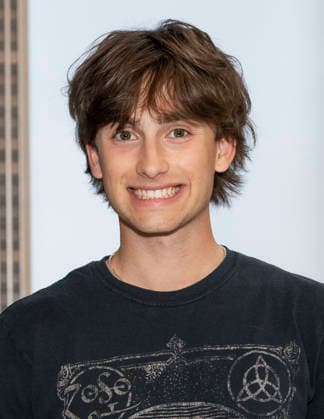 June 11, 2026, New York, New York, USA: JOHNNY ORLANDO visits the Empire State Building in New York to celebrate the release of his new album, Songs for Young Lovers. 11 June 2026 New York USA  - ZUMAa265 20260611_zep_a265_008 Copyright: xEricxAcquayex