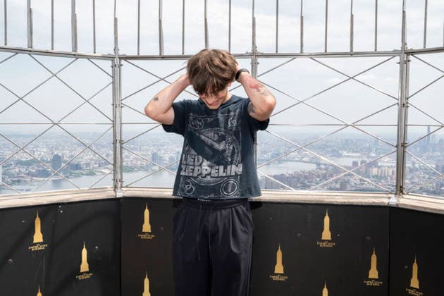 June 11, 2026, New York, New York, USA: JOHNNY ORLANDO visits the Empire State Building in New York to celebrate the release of his new album, Songs for Young Lovers. 11 June 2026 New York USA  - ZUMAa265 20260611_zep_a265_018 Copyright: xEricxAcquayex