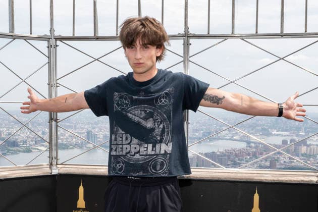 June 11, 2026, New York, New York, USA: JOHNNY ORLANDO visits the Empire State Building in New York to celebrate the release of his new album, Songs for Young Lovers. 11 June 2026 New York USA - ZUMAa265 20260611_zep_a265_016 Copyright: xEricxAcquayex