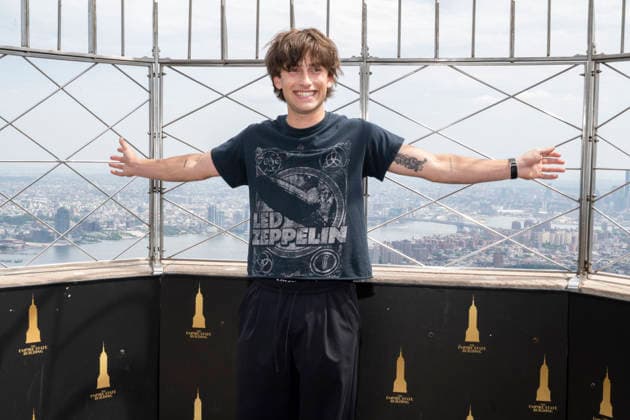 June 11, 2026, New York, New York, USA: JOHNNY ORLANDO visits the Empire State Building in New York to celebrate the release of his new album, Songs for Young Lovers. 11 June 2026 New York USA - ZUMAa265 20260611_zep_a265_017 Copyright: xEricxAcquayex