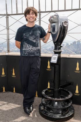 June 11, 2026, New York, New York, USA: JOHNNY ORLANDO visits the Empire State Building in New York to celebrate the release of his new album, Songs for Young Lovers. 11 June 2026 New York USA  - ZUMAa265 20260611_zep_a265_026 Copyright: xEricxAcquayex