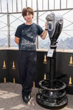 June 11, 2026, New York, New York, USA: JOHNNY ORLANDO visits the Empire State Building in New York to celebrate the release of his new album, Songs for Young Lovers. 11 June 2026 New York USA - ZUMAa265 20260611_zep_a265_028 Copyright: xEricxAcquayex