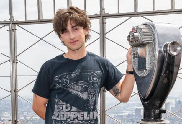 June 11, 2026, New York, New York, USA: JOHNNY ORLANDO visits the Empire State Building in New York to celebrate the release of his new album, Songs for Young Lovers. 11 June 2026 New York USA - ZUMAa265 20260611_zep_a265_029 Copyright: xEricxAcquayex