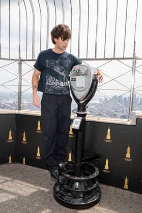June 11, 2026, New York, New York, USA: JOHNNY ORLANDO visits the Empire State Building in New York to celebrate the release of his new album, Songs for Young Lovers. 11 June 2026 New York USA - ZUMAa265 20260611_zep_a265_032 Copyright: xEricxAcquayex