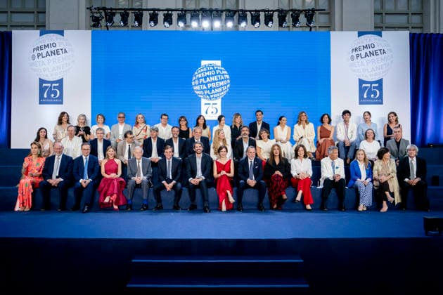 Gala commemorating the 75th Anniversary of the Planeta Prize in Madrid The Mayor of Madrid, José Luis Martínez Almeida, the Minister of Culture, Ernest Urtasun, the President of the Community of Madrid, Isabel Díaz Ayuso, the President of the Atresmedia Group, José Creuheras and the winners and finalists of the last editions of the Planeta Prize during the institutional ceremony of the 75th Anniversary of the Planeta Prize, at the Palacio de Cibeles, on June 11, 2026, in Madrid Spain This literary event, chaired by publisher José Creuheras, reviews the history of the award and of Grupo Planeta, created in 1949, and its role in the promotion of literature in Spanish During the gala, tribute is paid to the winners of the prize and to the wor  Copyright: xA.xPÃ rezxMecax 7590712
