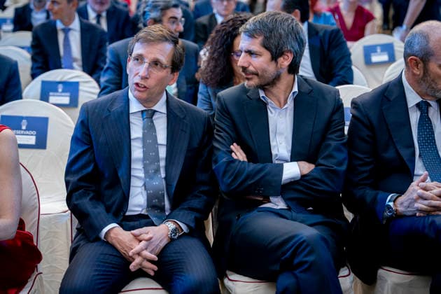 Gala commemorating the 75th Anniversary of the Planeta Prize in Madrid The Mayor of Madrid, José Luis Martínez Almeida and the Minister of Culture, Ernest Urtasun during the institutional act of the 75th Anniversary of the Planeta Prize, at the Palacio de Cibeles, on June 11, 2026, in Madrid Spain This literary event, under the presidency of publisher José Creuheras, reviews the history of the award and of Grupo Planeta, created in 1949, and its role in promoting literature in Spanish, under the chairmanship of publisher José Creuheras, reviews the history of the award and of Grupo Planeta, created in 1949, and its role in the promotion of literature in Spanish During the gala, tribute is paid to the winners of the award and to the works t  Copyright: xA.xPÃ rezxMecax 7590720