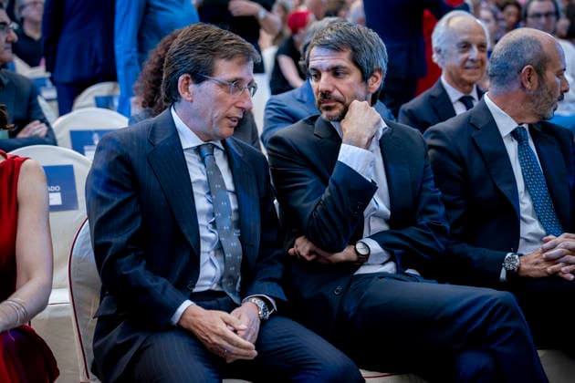 Gala commemorating the 75th Anniversary of the Planeta Prize in Madrid The Mayor of Madrid, José Luis Martínez Almeida and the Minister of Culture, Ernest Urtasun during the institutional act of the 75th Anniversary of the Planeta Prize, at the Palacio de Cibeles, on June 11, 2026, in Madrid Spain This literary event, under the presidency of publisher José Creuheras, reviews the history of the award and of Grupo Planeta, created in 1949, and its role in promoting literature in Spanish, under the chairmanship of publisher José Creuheras, reviews the history of the award and of Grupo Planeta, created in 1949, and its role in the promotion of literature in Spanish During the gala, tribute is paid to the winners of the award and to the works t  Copyright: xA.xPÃ rezxMecax 7590727