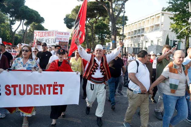 Protest against the construction of a luxury resort in Tirana, Albania. Protesters hold signs and Albanian national flags as they take part in a demonstration in front of the prime minister s office in Tirana on June 10, 2026, opposing the construction of a luxury resort in a protected natural area near the city of Vlore. Several thousand citizens demonstrated in Tirana for the ninth consecutive night to demand transparency on a luxury tourism complex project in the protected area of Narta Lagoon in the city of Vlore linked to US President Donald Trump s son-in-law Jared Kushner and his wife, Ivanka Trump. The project was planned for two areas along the Adriatic coast, the protected delta area of Vjosa-Narta and the nearby uninhabited islan Copyright: xLightxStudioxAgencyx xMaltonxDibrax