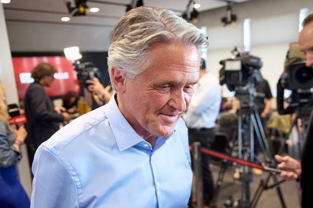 - Wien 11.06.2026 - Wahl ORF-Generaldirektor - Heute fand im ORF-Zentrum die vorgezogene Wahl des neuen Generaldirektors durch den ORF-Stiftungsrat statt. 9 Kandidatinnen waren zum heutigen Heraing vor dem Stiftungsrat geladen. PHOTO: ORF-Stiftungsrat Peter Westenthaler (FPÖ) nach einem weiteren Statement Vienna (AUSTRIA) - Election of the ORF Director-General – Today, the ORF Foundation Board held an early election for the new Director-General at the ORF Centre. Österreichischer Rundfunk, öffentlich rechtlicher, Staatsfunk, Generaldirektorin, Wahl, ORF, TV, Radio, Stiftungsrat, Generaldirektor, ORF Wahl Generaldirektor *** Vienna 11 06 2026 Election ORF Director General Today the ORF Foundation Board held an early election for th 