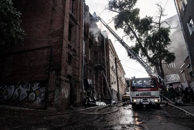 Shahed on a building in the center of Kharkiv KHARKIV, UKRAINE, June 9, 2026 Emergency services respond to a building fire in the city center following a drone strike. Firefighters work to contain the blaze while rescue operations and damage assessment continue in the area. Photo: Vincenzo Circosta JNA press (Photo by JNA Press JNA Press via Nexpher Images) Kharkiv kharkiv Oblast