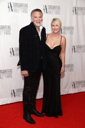 Kenny Loggins, Lisa Hawkins at arrivals for 2026 Songwriters Hall of Fame, New York Marriott Marquis Hotel, New York, NY, June 11, 2026. Photo By: Kristin Callahan Everett Collection 2026 Songwriters Hall of Fame PUBLICATIONXNOTxINxCANxCHNxFRAxITAxJPNxNORxPOLxRUSxESPxUKxUSA