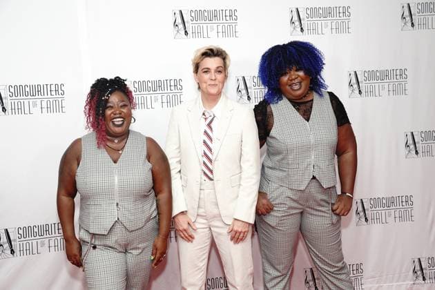 Monique Ross, Brandi Carlile, Chauntee Ross at arrivals for 2026 Songwriters Hall of Fame, New York Marriott Marquis Hotel, New York, NY, June 11, 2026. Photo By: Kristin Callahan Everett Collection 2026 Songwriters Hall of Fame PUBLICATIONXNOTxINxCANxCHNxFRAxITAxJPNxNORxPOLxRUSxESPxUKxUSA
