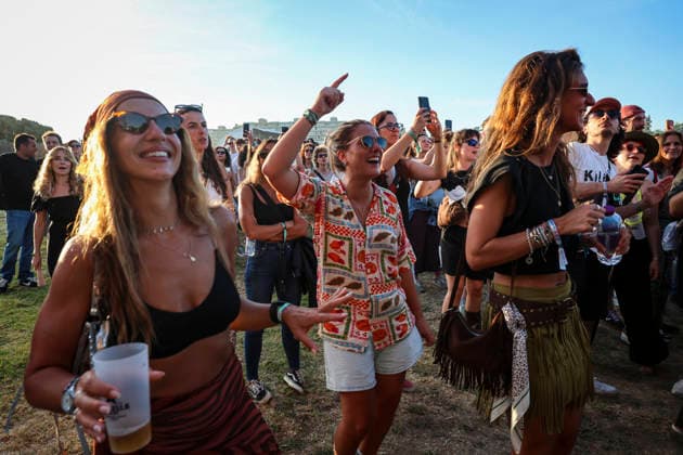 Primavera Sound Porto festival day 1 in Porto - 11 Jun 2026 Festival goers watch the concerts on the first day of the Primavera Sound Porto festival. Porto Portugal Copyright: xRitaxFrancax xSOPAxImagesx RF_PRIMAVERASOUND_DAY1__7