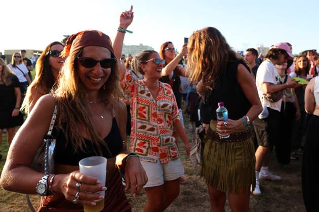 June 11, 2026, Porto, Portugal: Festival goers watch the concerts on the first day of the Primavera Sound Porto festival. Porto Portugal  - ZUMAs197 20260611_aaa_s197_115 Copyright: xRitaxFrancax