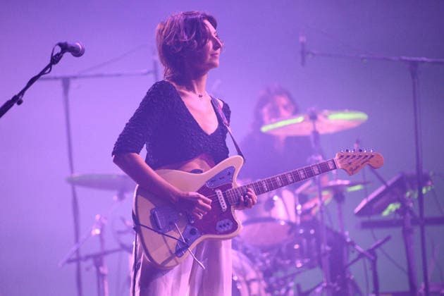 Warpaint Perform at Meltdown Festival 2026, Royal Festival Hall, London, UK - 11 June 2026 Lead singer guitarist Emily Kokal of American indie rock band Warpaint performs at The Meltdown Festival at Royal Festival Hall in London, England, UK on Thursday 11 June 2026., Credit:Justin Ng Avalon UK, England, London, Royal Festival Hall  Copyright: xJustinxNgx xAvalonx 1109570358