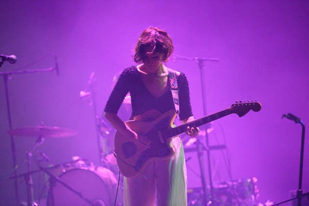 Warpaint Perform at Meltdown Festival 2026, Royal Festival Hall, London, UK - 11 June 2026 Lead singer guitarist Emily Kokal of American indie rock band Warpaint performs at The Meltdown Festival at Royal Festival Hall in London, England, UK on Thursday 11 June 2026., Credit:Justin Ng Avalon UK, England, London, Royal Festival Hall  Copyright: xJustinxNgx xAvalonx 1109570373