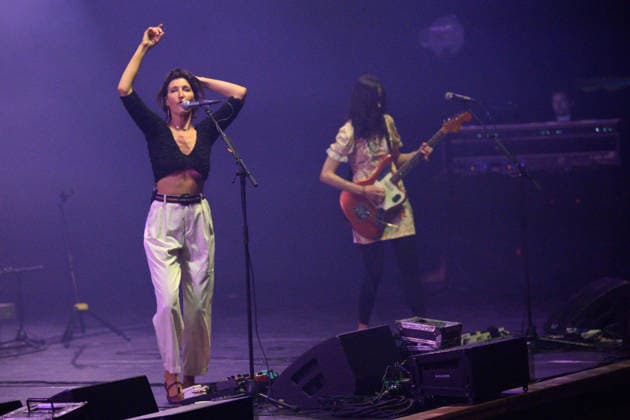 Warpaint Perform at Meltdown Festival 2026, Royal Festival Hall, London, UK - 11 June 2026 lead singer guitarist Emily Kokal and singer guitarist Theresa Wayman of American indie rock band Warpaint performs at The Meltdown Festival at Royal Festival Hall in London, England, UK on Thursday 11 June 2026., Credit:Justin Ng Avalon UK, England, London, Royal Festival Hall  Copyright: xJustinxNgx xAvalonx 1109570409
