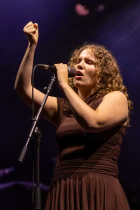 Annabelle Dinda performs at Manchester Apollo Annabelle Dinda performs at Manchester Apollo, Manchester, England, 11th June 2026, Credit:Mike Gray MIKE GRAY - B4227 Avalon  Copyright: xMikexGrayx xMIKExGRAYx-xB4227x xAvalonx 1109565974