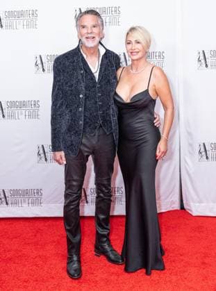 June 12, 2026, Bronx, New York, USA: Kenny Loggins and Lisa Hawkins attend Songwriters Hall Of Fame Annual Induction And Awards Gala at Marriott Marquis Times Square in New York, NY on June 11, 2026. Bronx USA  - ZUMAr339 20260612_znp_r339_061 Copyright: xLevxRadinx