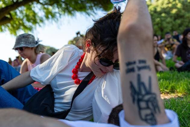 Primavera Sound Porto kicks off at city park - 11 Jun 2026 Festival?goers gather during the Primavera Sound Porto 2026 at Parque da Cidade on the first day of the festival. Porto Portugal Copyright: xDiogoxBaptistax xSOPAxImagesx DB_PS261DAY_0025