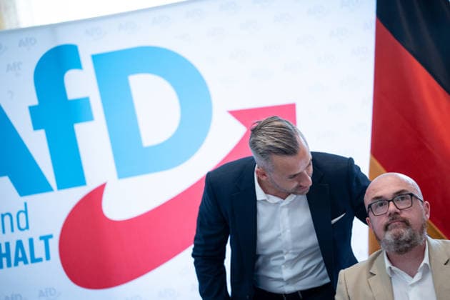 Ulrich Siegmund, Spitzenkandidat zur bevorstehenden Landtagswahl während der Kampagnenvorstellung im Ratswaage Hotel Magdeburg, it Hans-Thomas Tillschneider (von links);Vorstellung Wahlkampagne der AfD zur Landtagswahl 2026 in Sachsen-Anhalt, Magdeburg Sachsen-Anhalt Deutschland Ratswaage Hotel