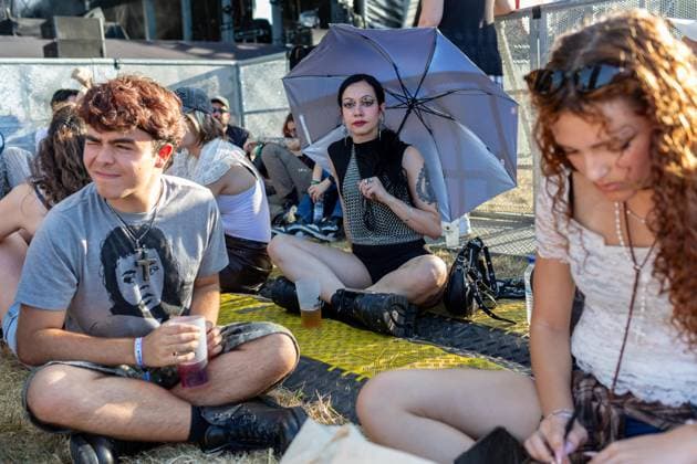 June 11, 2026, Porto, Portugal: Festival?goers sit on the grounds during the Primavera Sound Porto 2026 at Parque da Cidade on the first day of the festival. Porto Portugal - ZUMAs197 20260611_aaa_s197_557 Copyright: xDiogoxBaptistax