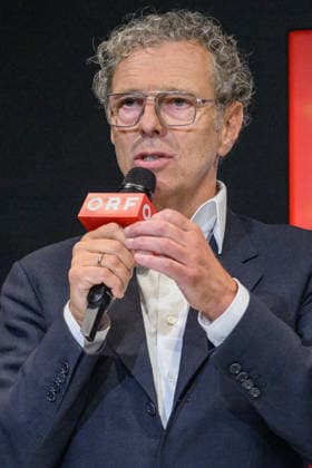 Â photonews.at - Wien, 12.06.2026. Neuwahl des Generaldirektors des ORF. Nach einem nicht öffentlichen Hearing und der darauf folgenden Beratung haben die 35 Stiftungsräte des ORF einen neuen Generaldirektor gewählt. PHOTO: Vorsitzender des ORF-Stiftungsrats Heinz Lederer Election of the ORF Director General. Following a closed hearing and subsequent deliberations, the 35 members of the ORF Foundation Council have elected a new Director General. Medienpolitik, Medienstandort, Öffentlich-rechtlicher Rundfunk, Medienmanagement, Medienbranche, Digitalisierung, Transformation, Reformkurs, Unternehmensstrategie, Zukunftsstrategie, Medienzukunft, Führungskräfte, Management, Bestellung, Richtungsentscheidung, Governance, Stiftungsrat, 