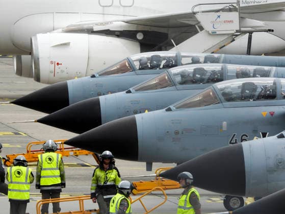 Hamburg, Eindrücke vom Helmut Schmidt Flughafen CNTV TORNADO- Die Tornado Jet Uebung am Helmut Schidt Airport Flughafen Hamburg ist beendet 5 der 6 Kampf Flugzeuge sind abgeflogen- Ein Tornado konnte wegen technischer Probleme nicht starten und soll in den naechsten Tagen repariert werden und anschließend nach Jagel fliegen Hamburg Flughafen 12.06.2026 Uebung Dispersed Operations Hamburg Panther Shield Luftwaffe Hamburg Deutschland *** CNTV TORNADO The Tornado Jet Exercise at Helmut Schidt Airport Hamburg has ended 5 of the 6 combat aircraft have flown off One Tornado could not take off due to technical problems and will be repaired in the next few days and then fly to Jagel Hamburg Airport 12 06 2026 Exercise Dispersed Operations Hamburg Panther Shield Luftwaffe Hamburg Germany