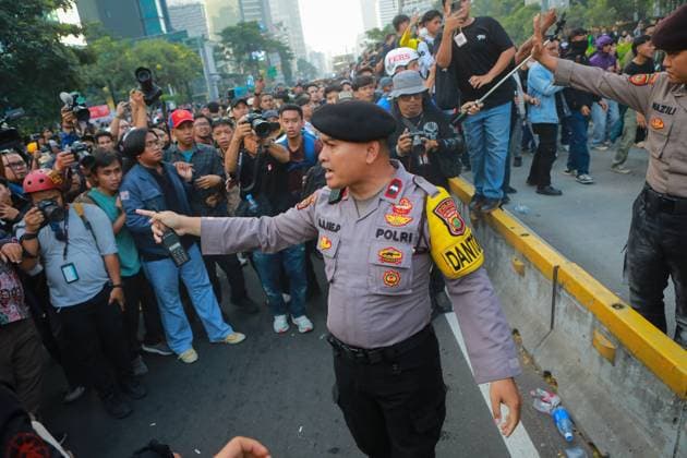 Student Protest Against Various Indonesian Government Policies JAKARTA, INDONESIA JUNE 12, 2026: Students take part in a protest in Jakarta, Indonesia. The demonstrators demand that the government stop wasteful state budget spending, lower the prices of basic necessities and fuel, stop the Free Nutritious Meals Program (MBG) and the development of Red and White Village Cooperatives (KDMP), end militarism in civilian affairs, and acknowledge its mistakes instead of denying responsibility. Jakarta Jakarta Indonesia Copyright: x xDwixPrasetyax xJNAxPressx