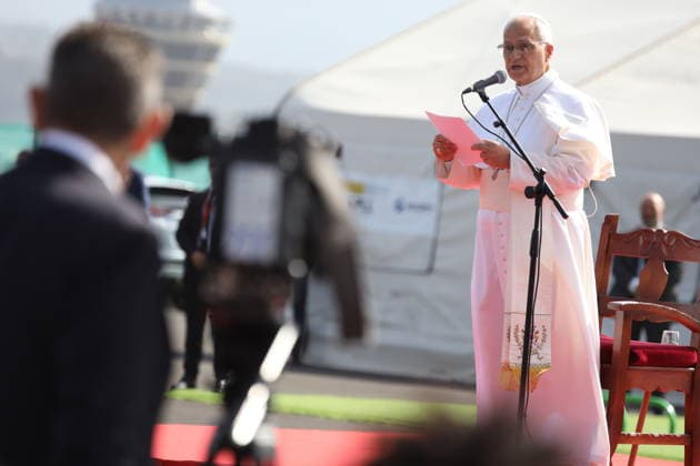 Pope Leo XIV meets with migrants at Las Raíces Center Santa Cruz de Tenerife Pope Leo XIV during a meeting with migrants at Las Raíces Center, June 12, 2026, in San Cristóbal de La Laguna, Santa Cruz de Tenerife, Canary Islands Spain Pope Leo XIV visits the Las Raíces Emergency Reception and Referral Center in order to learn first-hand about the reality of migration in the Canary Islands and to meet directly with the migrants who have been welcomed 12 JUNE 2026 PAPAL VISIT Alejandro J Rosa San Cristobal de La Laguna, Sant San Cristobal de La Laguna, Sant Espana  Copyright: xAlejandroxJ.xRosa ACFI EuropaxPrx 7591372