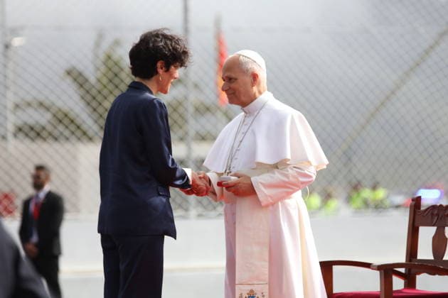 Pope Leo XIV meets with migrants at Las Raíces Center Santa Cruz de Tenerife Pope Leo XIV with the Minister of Inclusion, Social Security and Migration, Elma Saiz, during a meeting with migrants at Las Raíces Center, June 12, 2026, in San Cristóbal de La Laguna, Santa Cruz de Tenerife, Canary Islands Spain Pope Leo XIV visits the Las Raíces Emergency Reception and Referral Center in order to learn first-hand about the reality of migration in the Canary Islands and to meet directly with the migrants who have been welcomed there 12 JUNE 2026 PAPAL VISIT Alejandro J Rosa San Cristobal de La Laguna, Sant San Cristobal de La Laguna, Sant Espana  Copyright: xAlejandroxJ.xRosa ACFI EuropaxPrx 7591389