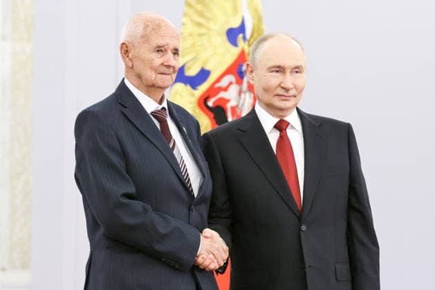 RUSSIA, MOSCOW - JUNE 12, 2026: Pyotr Serdyukov, Head of the Central Research Institute for Precision Machine Engineering (TsNIITochMash), accepts the Gold Star of the Hero of Labour from Vladimir Putin, President of Russia, during a ceremony to award state decorations at the Grand Kremlin Palace on Russia Day celebrated annually on June 12. Sergei Karpukhin TASS  93698260