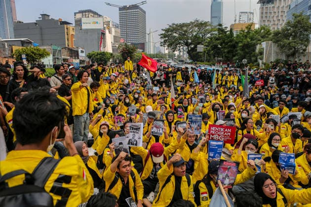 June 12, 2026, Jakarta, Java, Indonesia: University students take part in a protest against government policies, including how to mitigate rupiah depreciation, free meals programme, and 92-octane gasoline rising fuel prices, in Jakarta, Indonesia, June 12, 2026. Jakarta Indonesia - ZUMAp283 20260612_zip_p283_020 Copyright: xClaudioxPramanax