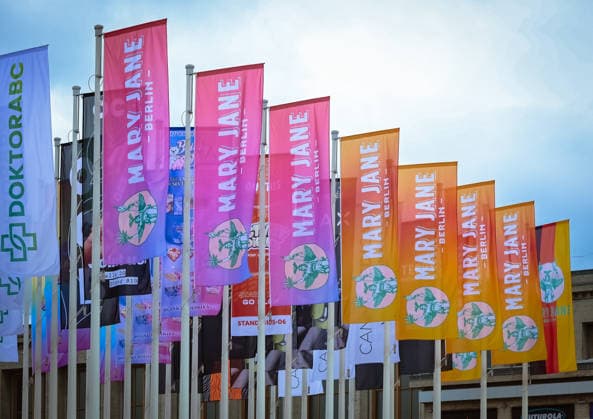 12.06.2026, xlakx, Entertainment, Mary Jane Berlin 2026 v.l. Cannabis-Messe Mary Jane Berlin. Die Veranstaltung präsentiert Aussteller aus den Bereichen Cannabis, Medizin, Lifestyle und Hanfprodukte. Berlin *** 12 06 2026, xlakx, Entertainment, Mary Jane Berlin 2026 v l Cannabis Fair Mary Jane Berlin The event presents exhibitors from the fields of cannabis, medicine, lifestyle and hemp products Berlin Daniel Lakomski