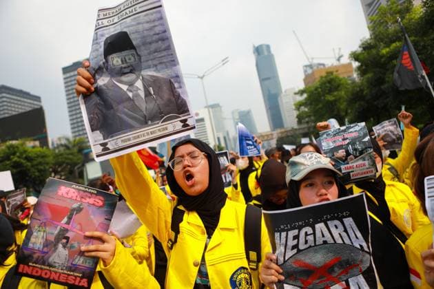 Student Protest Against Various Indonesian Government Policies JAKARTA, INDONESIA JUNE 12, 2026: Students take part in a protest in Jakarta, Indonesia. The demonstrators demand that the government stop wasteful state budget spending, lower the prices of basic necessities and fuel, stop the Free Nutritious Meals Program (MBG) and the development of Red and White Village Cooperatives (KDMP), end militarism in civilian affairs, and acknowledge its mistakes instead of denying responsibility. Photo by Dwi Prasetya JNA Press. (Photo by Dwi Prasetya JNA Press via Nexpher Images) Jakarta Jakarta