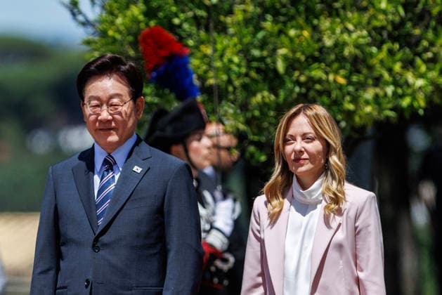 June 12, 2026, Rome, Italia, Italy: Prime Minister Giorgia Meloni and President of the Republic of Korea Lee Jae Myung, during their meeting at Villa Pamphili, Rome, 12 06 2026 *** Local Caption *** Villa Pamphili, Presidente del Consiglio dei Ministri incontra il Presidente della Repubblica di Corea nella foto la Presidente del Consiglio dei Ministri Giorgia Meloni e il Presidente della Repubblica di Corea Lee Jae Myung Roma, 12 06 2026 Rome Italy  - ZUMAa289 20260612_zia_a289_007 Copyright: xFrancescoxFotiax xAgfx