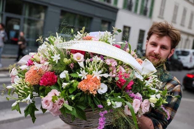 Gerbe de fleurs de la famille Sarkozy aux obèques de B Chirac en la basilique Sainte Clotilde à Paris 7ème le 12 juin 2026 The former first lady of France died on June 5, 2026 at the age of 93 Jacovides Liewig Bestimage The funeral of B Chirac in the Sainte Clotilde Basilica in Paris 7th arrondissement on June 12, 2026 The former first lady of France died on June 5, 2026 at the age of 93 Paris France  Copyright: xJacovidesx xLiewigx xBestimagexJacovidesx xLiewigx xBestimagex