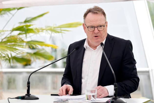 Kölns Oberbürgermeister Torsten Burmester (SPD) bei der Eröffnung der neuen Schaugewächshäuser in der Kölner Flora. Das Stahl-Glasgebäude zeigt eine große Auswahl exotischer Pflanzen und ist fortan wieder der Öffentlichkeit zugänglich. Köln, 12.06.2026 NRW Deutschland *** Colognes Lord Mayor Torsten Burmester SPD at the opening of the new show greenhouses at Cologne Flora The steel and glass building displays a large selection of exotic plants and is now once again open to the public Cologne, 12 06 2026 NRW Germany Copyright: xChristophxHardtx
