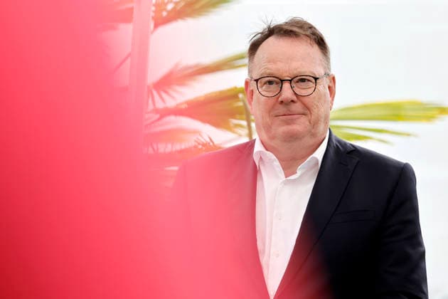 Kölns Oberbürgermeister Torsten Burmester (SPD) bei der Eröffnung der neuen Schaugewächshäuser in der Kölner Flora. Das Stahl-Glasgebäude zeigt eine große Auswahl exotischer Pflanzen und ist fortan wieder der Öffentlichkeit zugänglich. Köln, 12.06.2026 NRW Deutschland *** Colognes Lord Mayor Torsten Burmester SPD at the opening of the new show greenhouses at Cologne Flora The steel and glass building displays a large selection of exotic plants and is now once again open to the public Cologne, 12 06 2026 NRW Germany Copyright: xChristophxHardtx