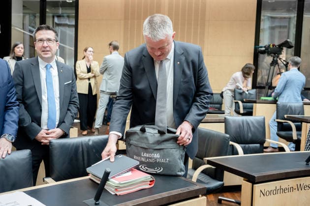 Sitzung, Bundesrat, Ministerpräsident, Gordon Schnieder, Rheinland-Pfalz Sitzung, Bundesrat, Berlin, Ministerpräsident, Gordon Schnieder, Rheinland-Pfalz Berlin Berlin GER *** Meeting, Federal Council, Minister President, Gordon Schnieder, Rhineland-Palatinate Meeting, Federal Council, Berlin, Minister President, Gordon Schnieder, Rhineland-Palatinate Berlin Berlin GER