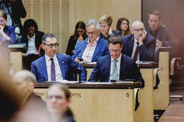 (L-R) Cem Oezdemir, Ministerpraesident von Baden-Wuerttemberg, und Manuel Hagel, Innenminister des Landes Baden-Wuerttemberg, aufgenommen im Rahmen der Sitzung des Bundesrates in Berlin, 12.06.2026. Berlin Deutschland *** L R Cem Oezdemir, Minister President of Baden Wuerttemberg, and Manuel Hagel, Minister of the Interior of Baden Wuerttemberg, pictured during the meeting of the Bundesrat in Berlin, 12 06 2026 Berlin Germany Copyright: xFlorianxGaertnerx
